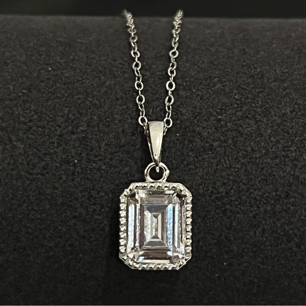 💎Gorgeous Radiant Cut CZ Diamond solitaire pendant necklace